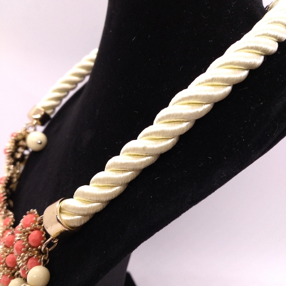 Banana Republic statement necklace - Picture 8 of 14